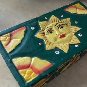 Vtg Folk Art Wood Trinket Jewelry Stash Box Sun Yin Yang Stars Sun and moon
